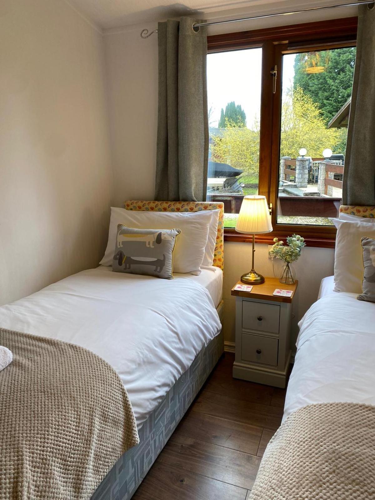 Walled Garden Lodges Loch Lomond Балоч Екстериор снимка