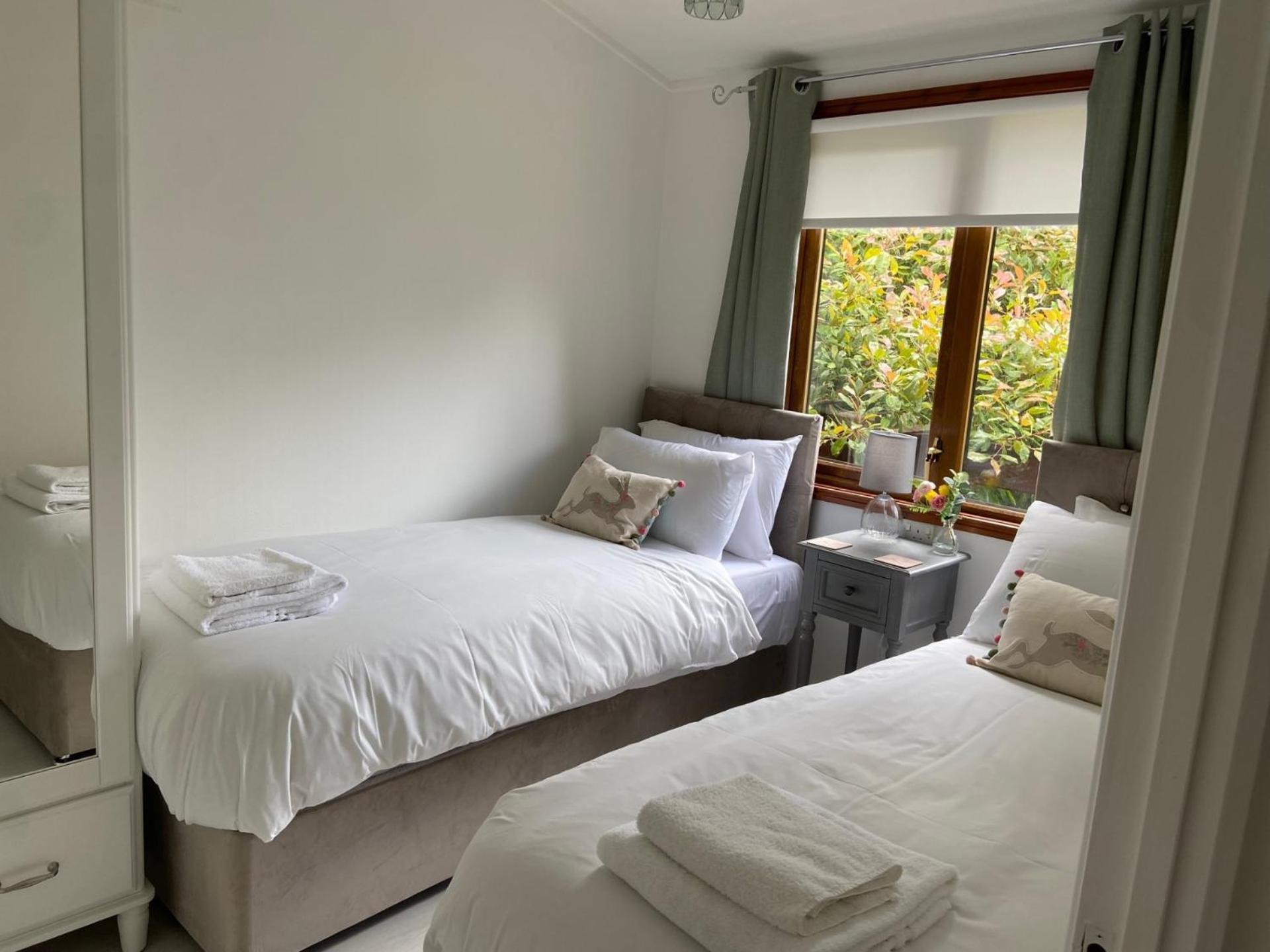 Walled Garden Lodges Loch Lomond Балоч Екстериор снимка