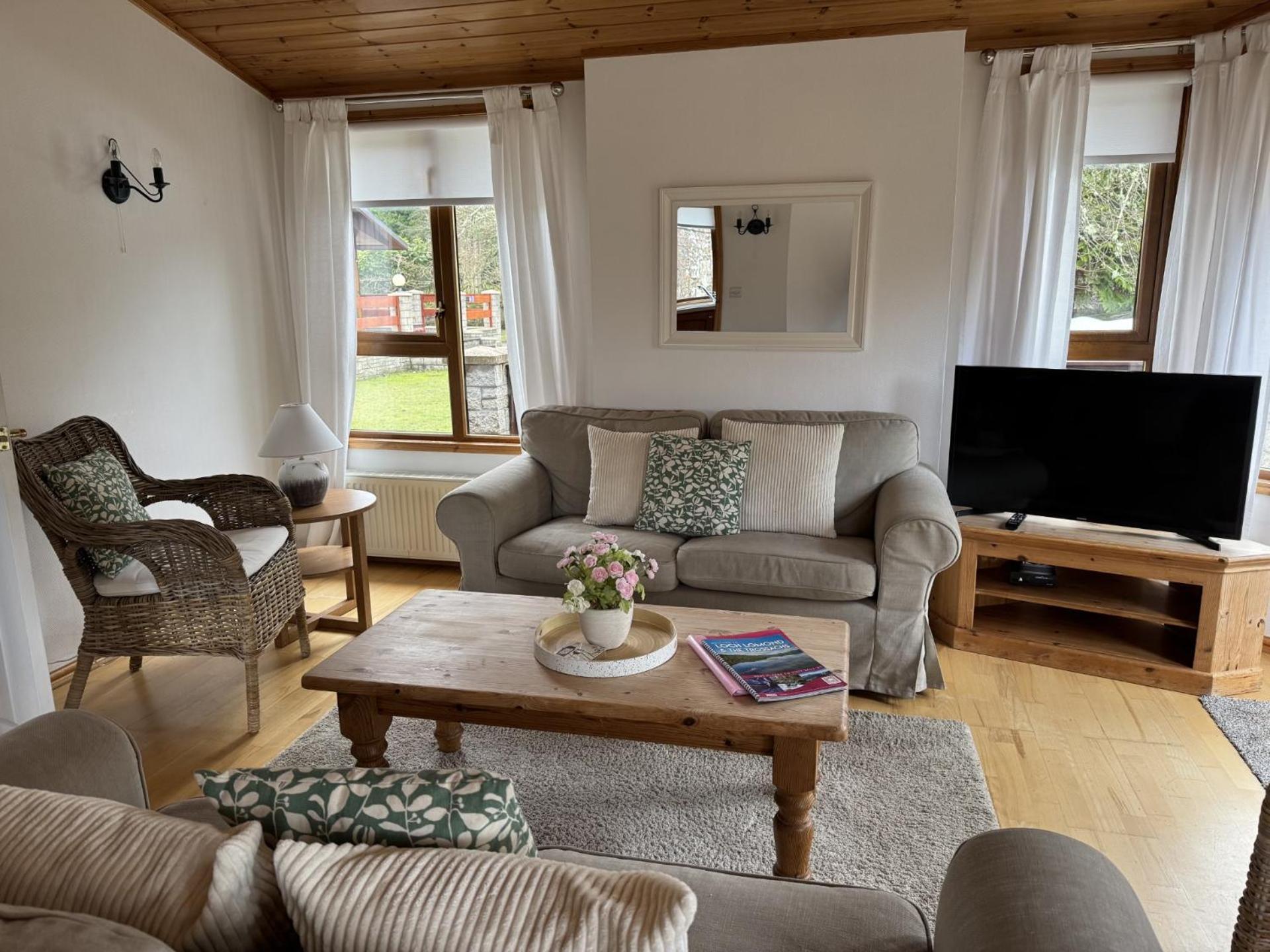 Walled Garden Lodges Loch Lomond Балоч Екстериор снимка