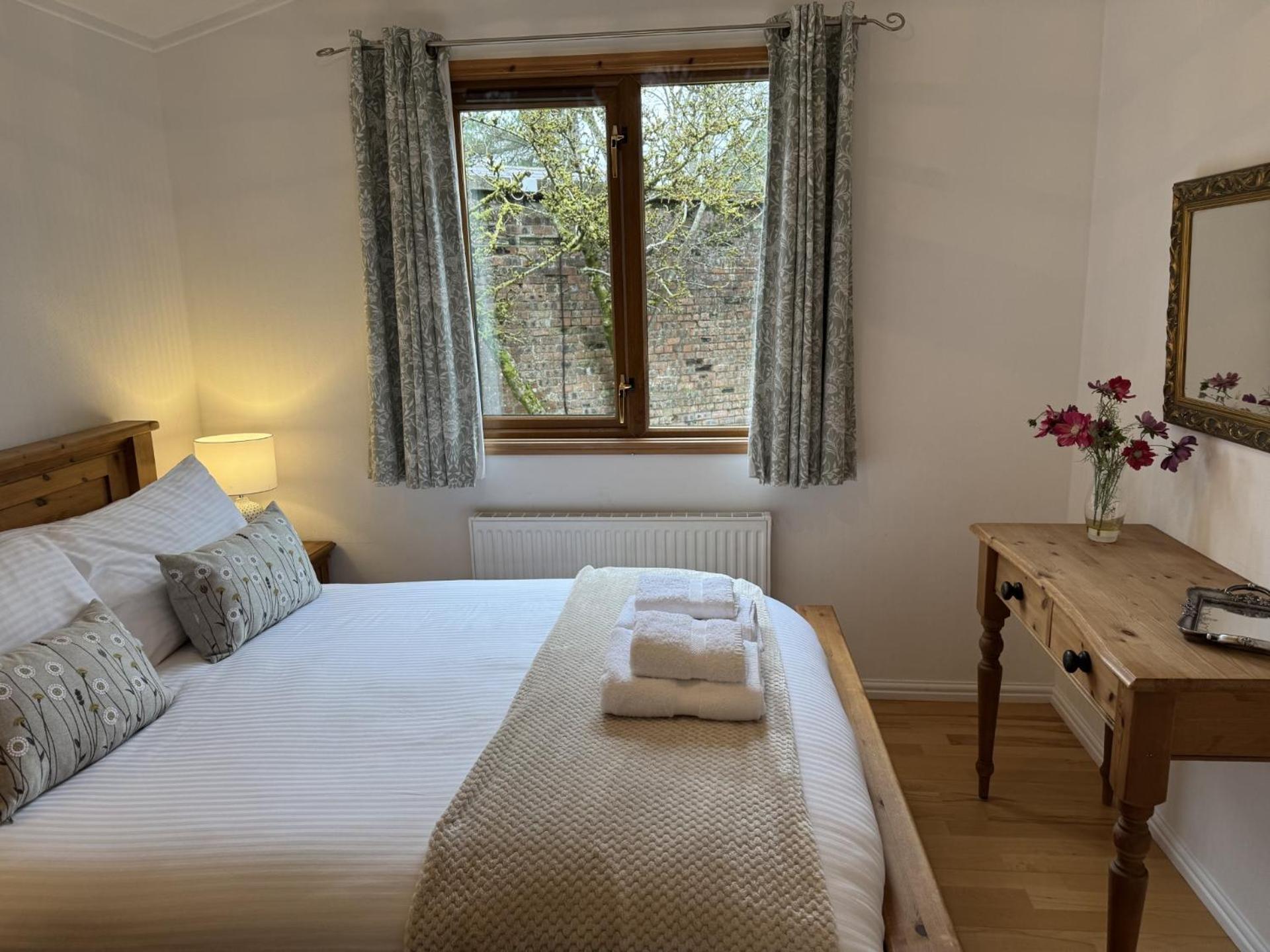 Walled Garden Lodges Loch Lomond Балоч Екстериор снимка